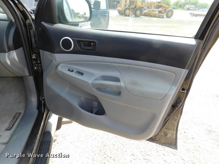 image for item DB1027 2011 Toyota Tacoma Double Cab pickup truck