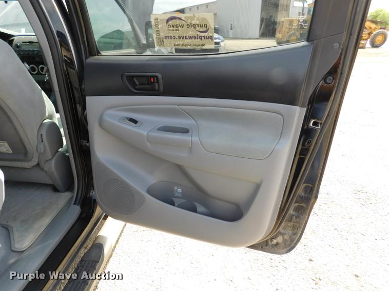 image for item DB1027 2011 Toyota Tacoma Double Cab pickup truck