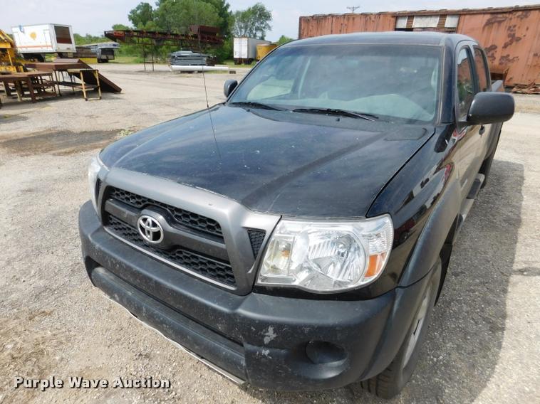 image for item DB1027 2011 Toyota Tacoma Double Cab pickup truck