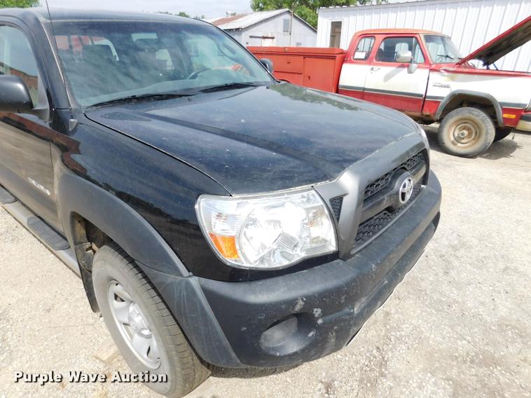 image for item DB1027 2011 Toyota Tacoma Double Cab pickup truck