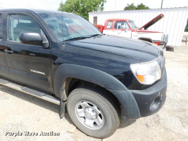 image for item DB1027 2011 Toyota Tacoma Double Cab pickup truck