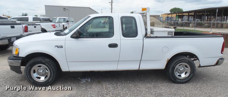 image for item DB3350 2003 Ford F150 SuperCab pickup truck