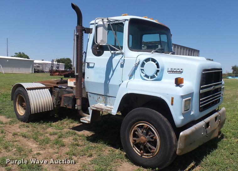 image for item DB3365 1987 Ford L8000 semi truck