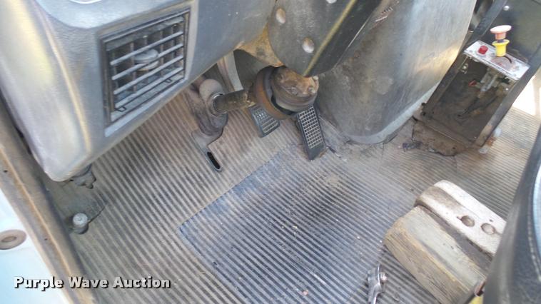 image for item DB3365 1987 Ford L8000 semi truck