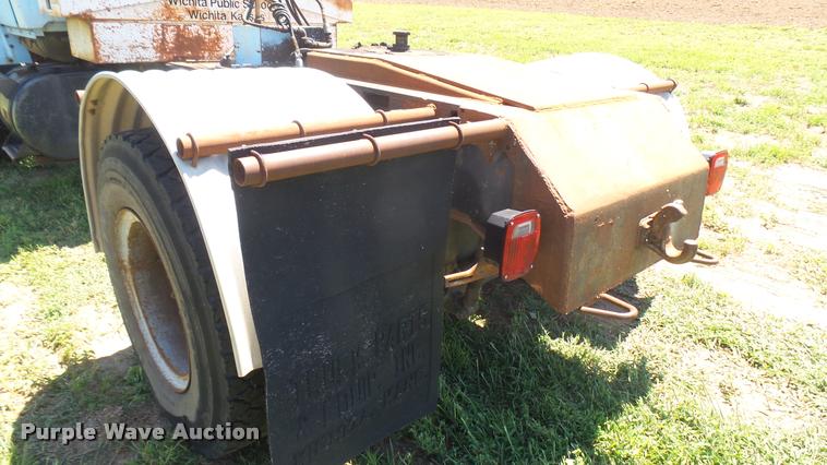 image for item DB3365 1987 Ford L8000 semi truck