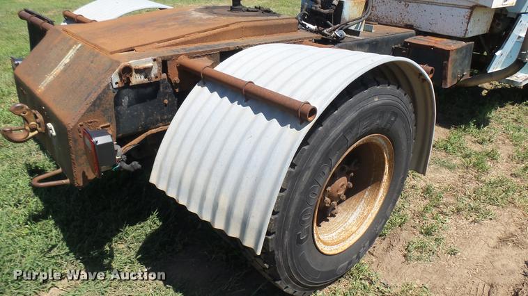 image for item DB3365 1987 Ford L8000 semi truck