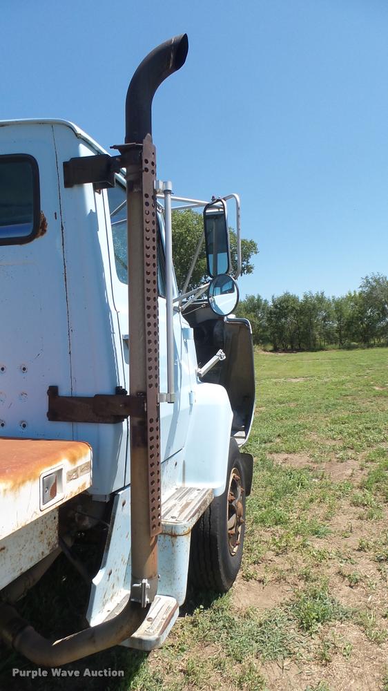 image for item DB3365 1987 Ford L8000 semi truck