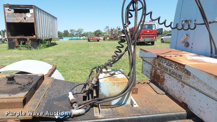 image for item DB3365 1987 Ford L8000 semi truck