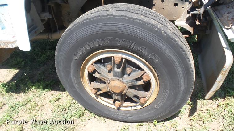 image for item DB3365 1987 Ford L8000 semi truck