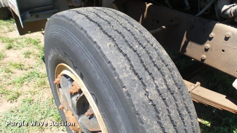 image for item DB3365 1987 Ford L8000 semi truck