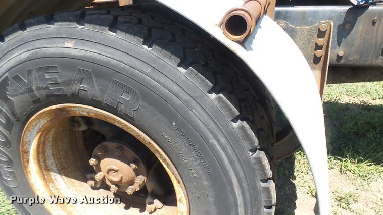 image for item DB3365 1987 Ford L8000 semi truck