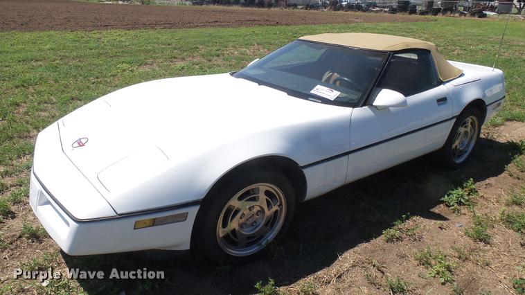 image for item DB3375 1989 Chevrolet Corvette convertible