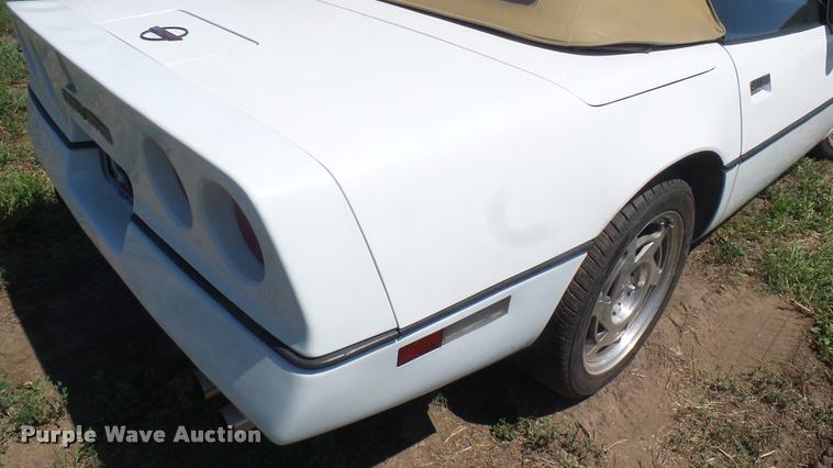 image for item DB3375 1989 Chevrolet Corvette convertible