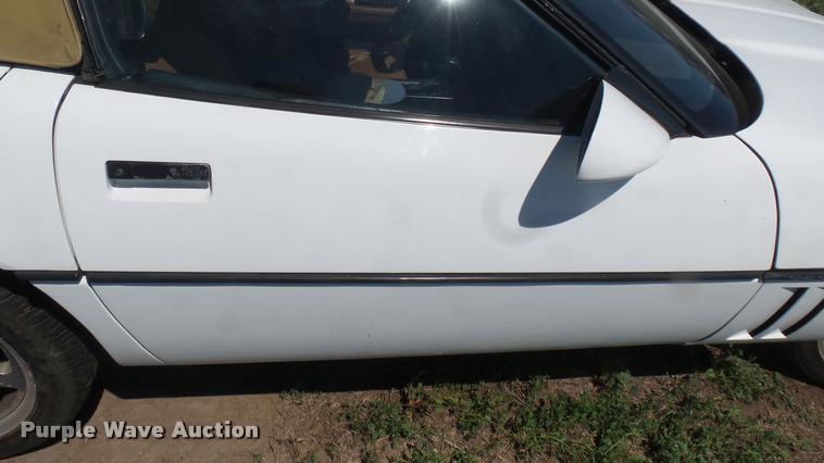 image for item DB3375 1989 Chevrolet Corvette convertible