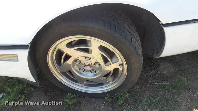 image for item DB3375 1989 Chevrolet Corvette convertible