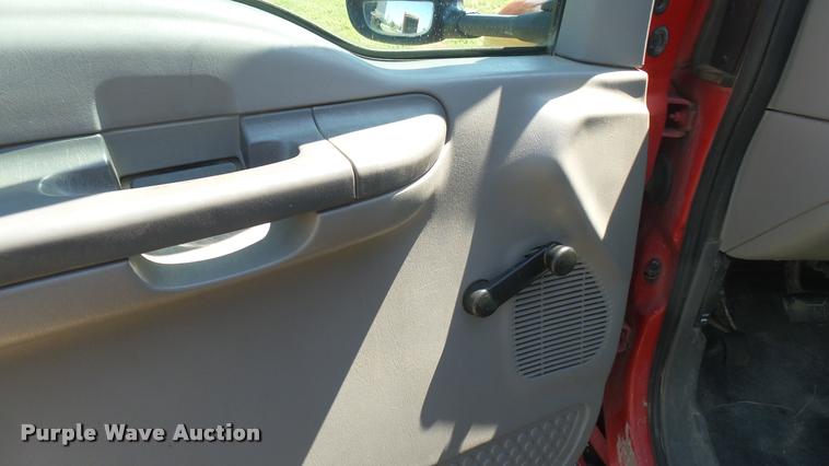 image for item DB3377 1999 Ford F350 Super Duty Crew Cab flatbed pickup truck