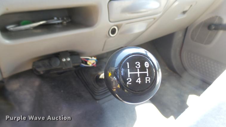 image for item DB3377 1999 Ford F350 Super Duty Crew Cab flatbed pickup truck