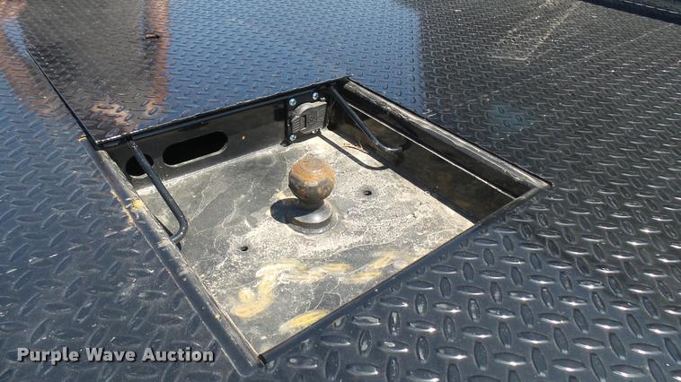 image for item DB3377 1999 Ford F350 Super Duty Crew Cab flatbed pickup truck