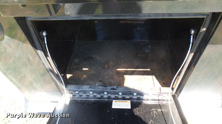 image for item DB3377 1999 Ford F350 Super Duty Crew Cab flatbed pickup truck