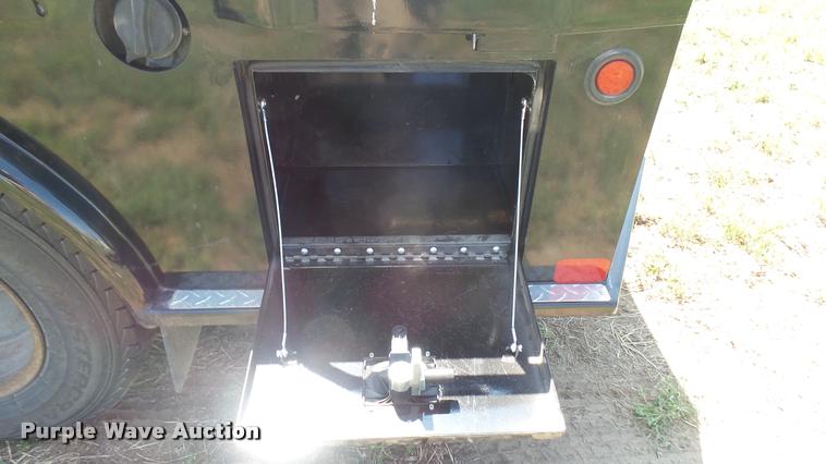 image for item DB3377 1999 Ford F350 Super Duty Crew Cab flatbed pickup truck