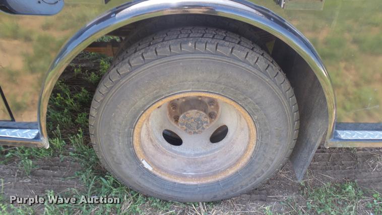 image for item DB3377 1999 Ford F350 Super Duty Crew Cab flatbed pickup truck