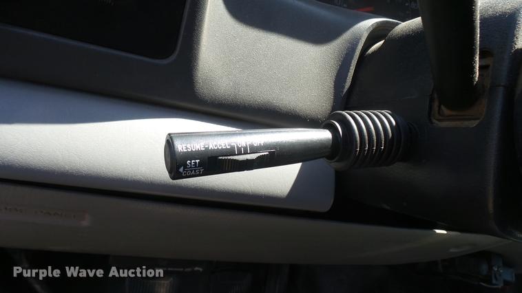 image for item DB3377 1999 Ford F350 Super Duty Crew Cab flatbed pickup truck