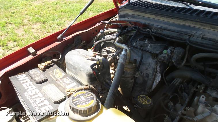 image for item DB3377 1999 Ford F350 Super Duty Crew Cab flatbed pickup truck