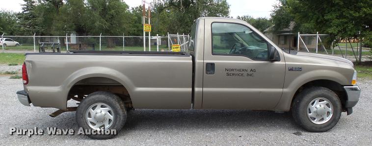 image for item DB4118 2003 Ford F250 Super Duty XL pickup truck