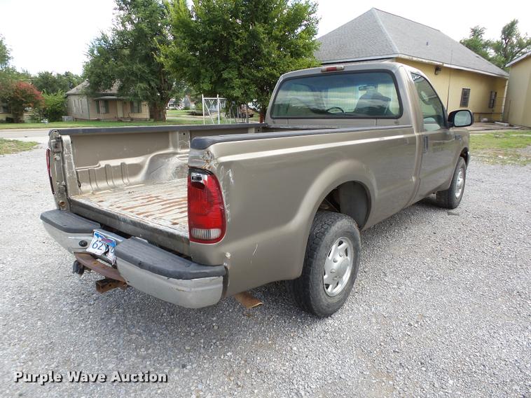 image for item DB4118 2003 Ford F250 Super Duty XL pickup truck