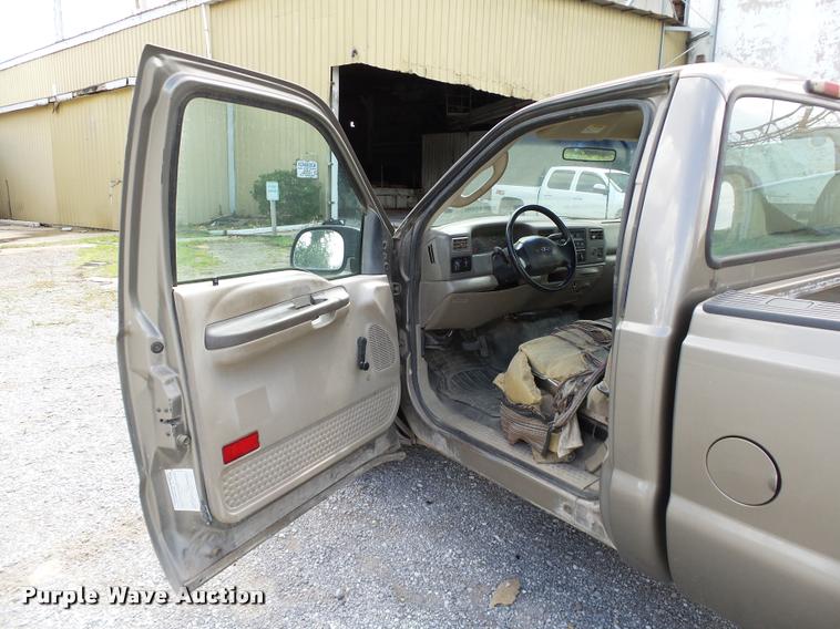 image for item DB4118 2003 Ford F250 Super Duty XL pickup truck