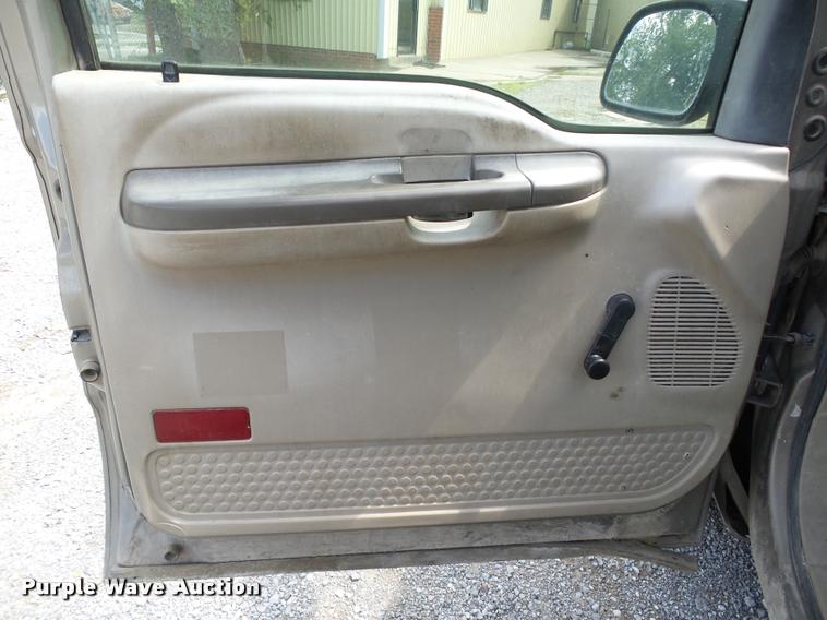 image for item DB4118 2003 Ford F250 Super Duty XL pickup truck