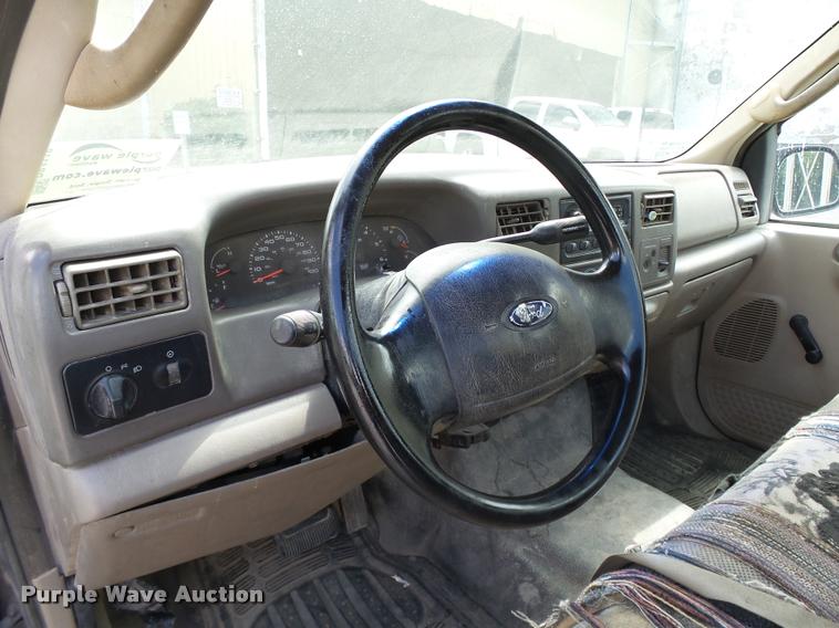 image for item DB4118 2003 Ford F250 Super Duty XL pickup truck