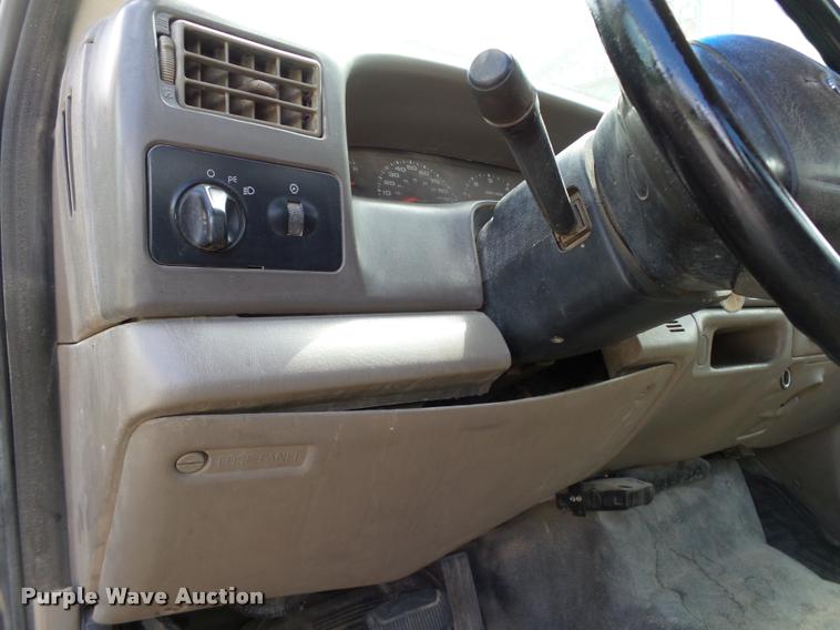 image for item DB4118 2003 Ford F250 Super Duty XL pickup truck