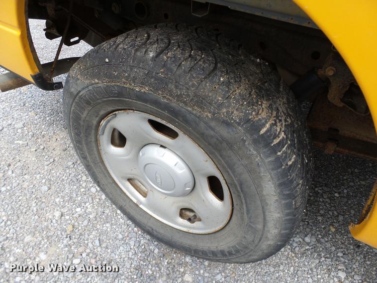 image for item DB4119 2005 Ford F150 XL pickup truck