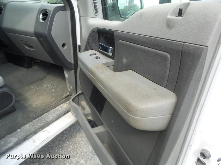 image for item DB5825 2006 Ford F150 pickup truck