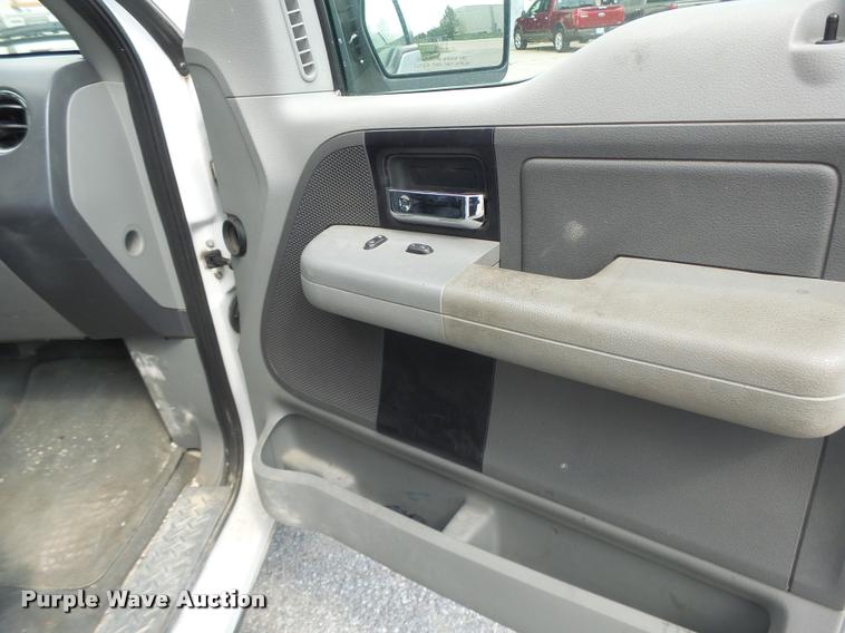 image for item DB5825 2006 Ford F150 pickup truck