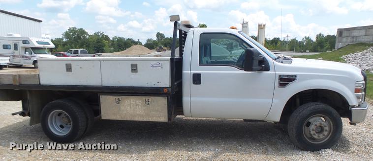 image for item DB5858 2009 Ford F350 Super Duty flatbed pickup truck