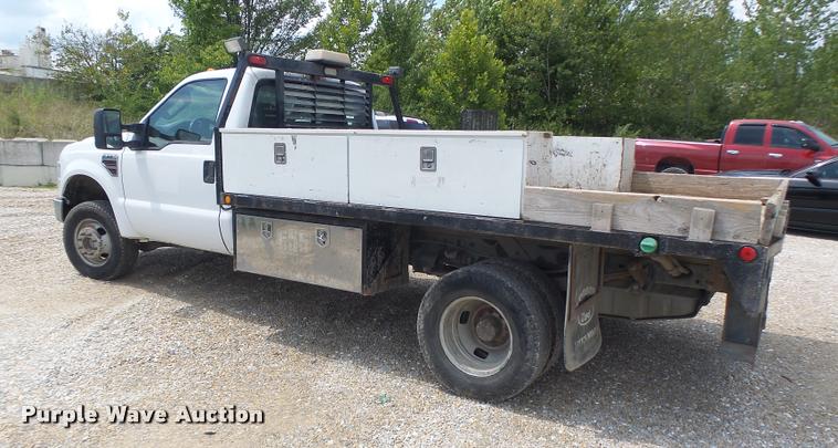 image for item DB5858 2009 Ford F350 Super Duty flatbed pickup truck