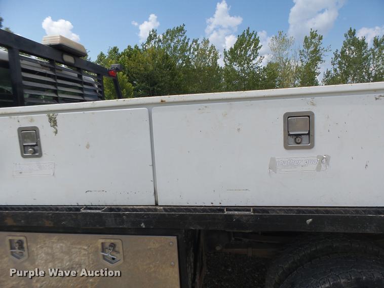 image for item DB5858 2009 Ford F350 Super Duty flatbed pickup truck