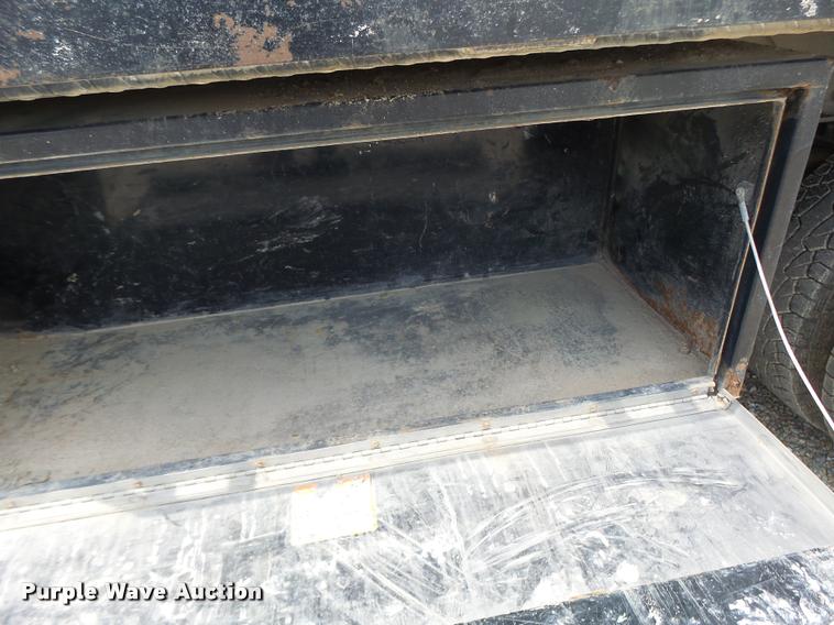 image for item DB5858 2009 Ford F350 Super Duty flatbed pickup truck