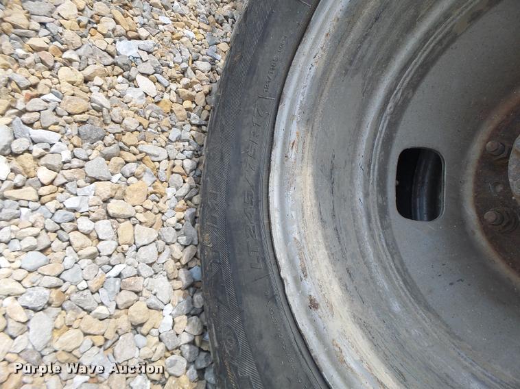 image for item DB5858 2009 Ford F350 Super Duty flatbed pickup truck