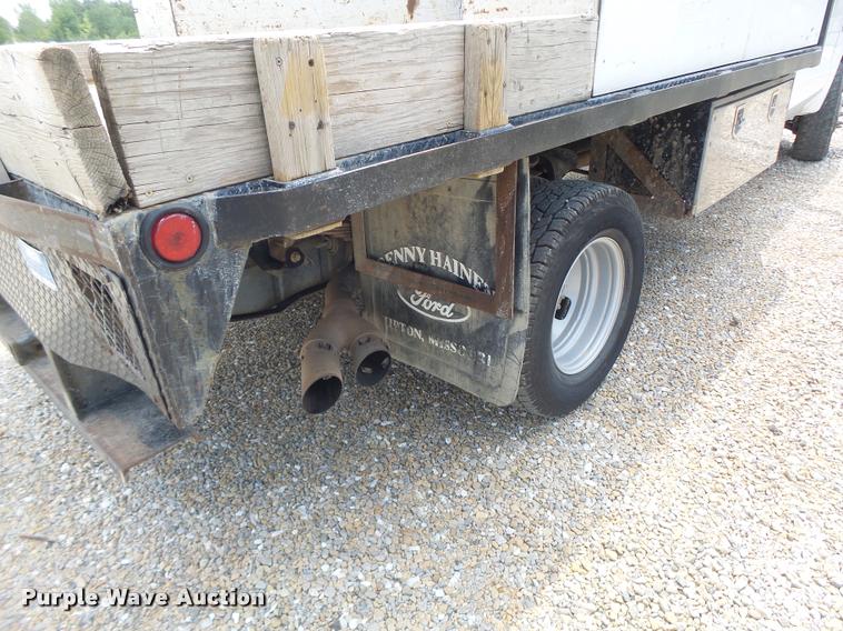image for item DB5858 2009 Ford F350 Super Duty flatbed pickup truck
