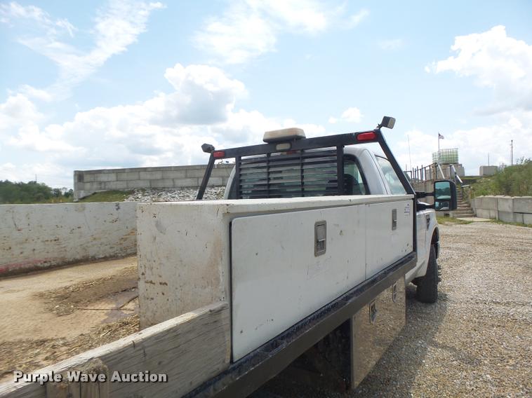 image for item DB5858 2009 Ford F350 Super Duty flatbed pickup truck