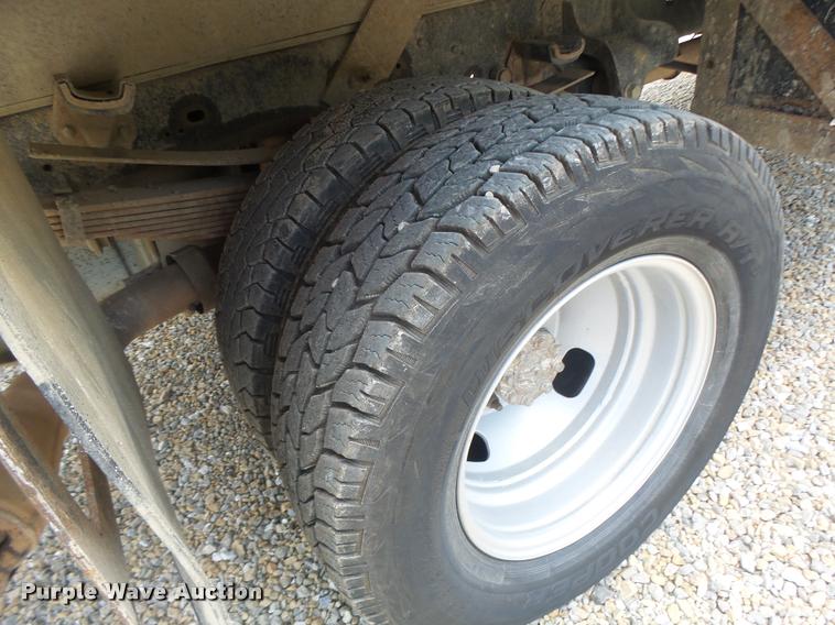 image for item DB5858 2009 Ford F350 Super Duty flatbed pickup truck