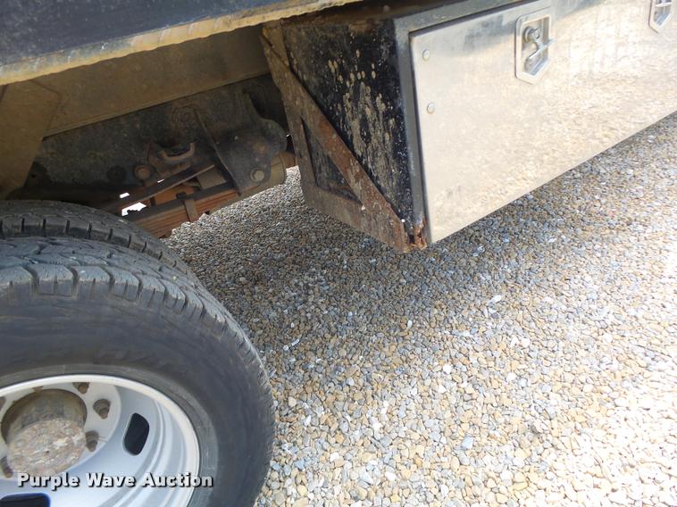 image for item DB5858 2009 Ford F350 Super Duty flatbed pickup truck