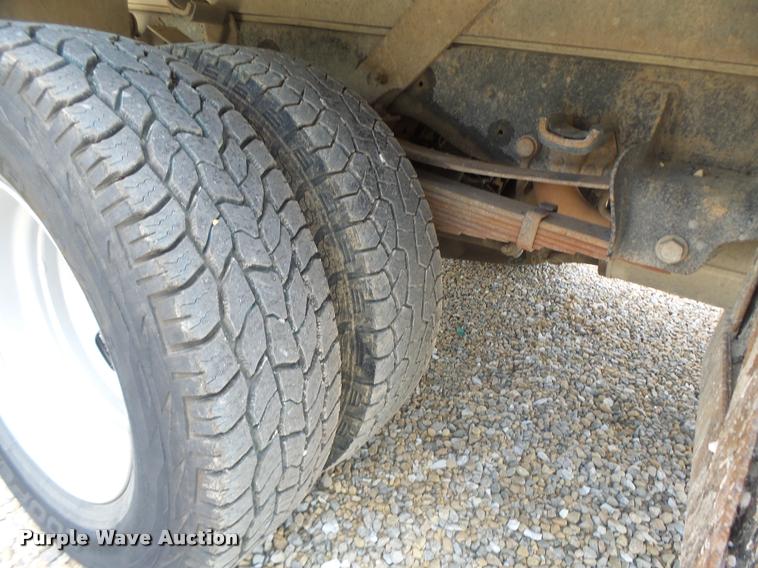 image for item DB5858 2009 Ford F350 Super Duty flatbed pickup truck