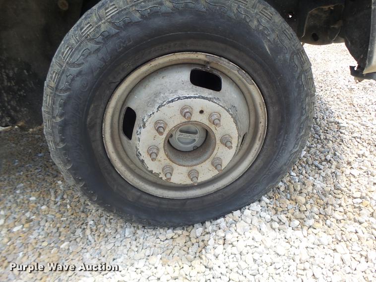 image for item DB5858 2009 Ford F350 Super Duty flatbed pickup truck