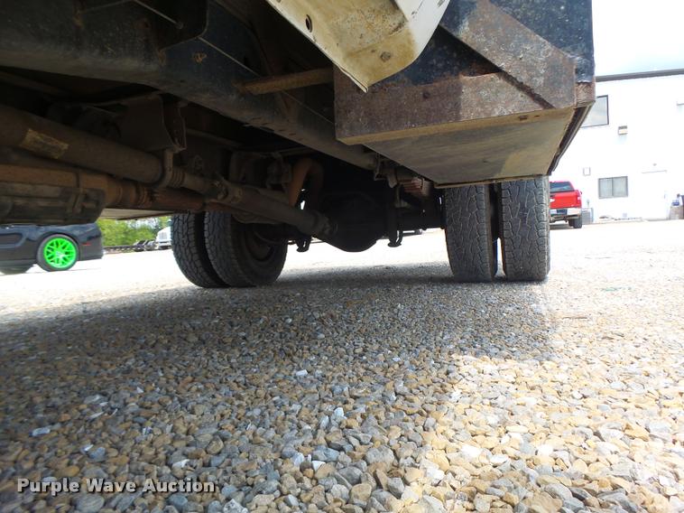 image for item DB5858 2009 Ford F350 Super Duty flatbed pickup truck