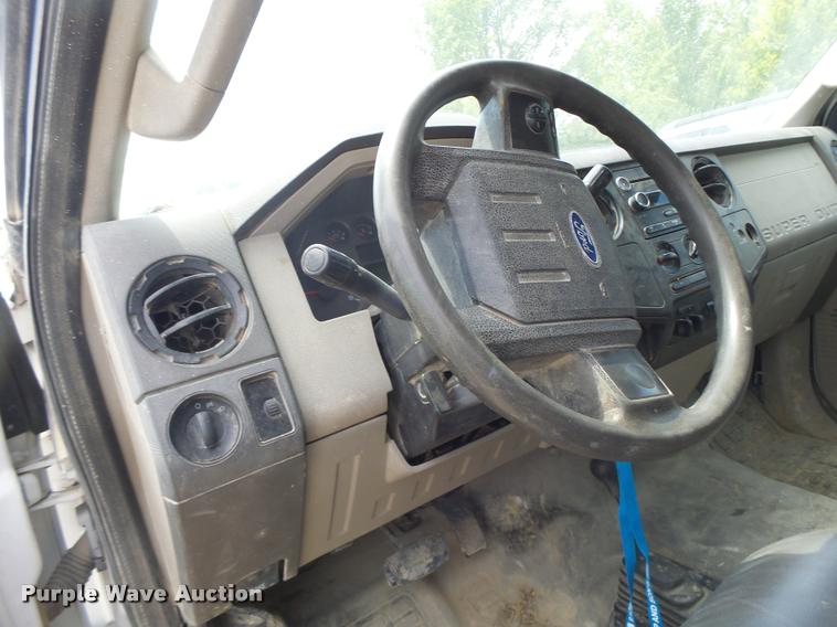 image for item DB5858 2009 Ford F350 Super Duty flatbed pickup truck