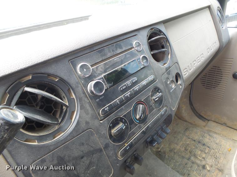image for item DB5858 2009 Ford F350 Super Duty flatbed pickup truck